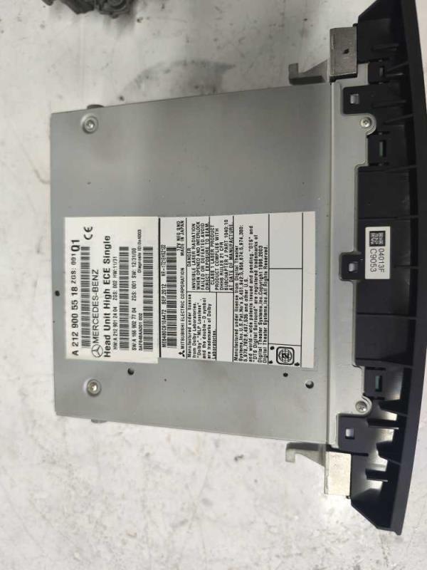 RADIO MERCEDES CLASS-E - Vue 4